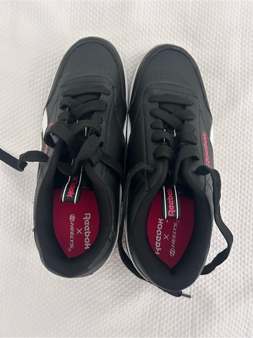 Heelys Men's Black Sneakers with Pink Insoles